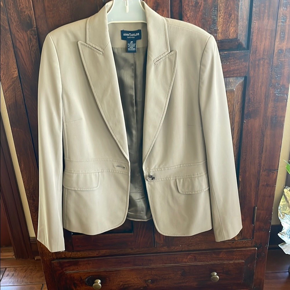 Ann Taylor Women's Tan Blazer